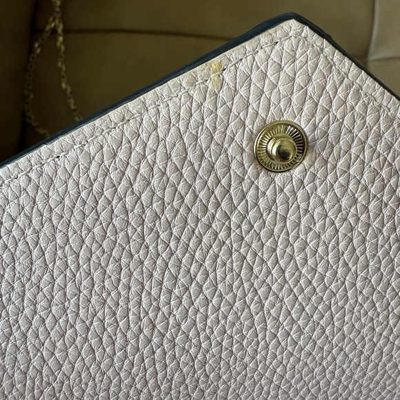 Valentino Garavani Wallet On Chain (Blush) - Picture 6 of 16